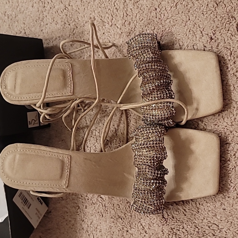HP 🥳 NIB ankle strap mules 💛 - Picture 4 of 14
